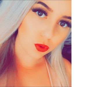 Meet your Posher, Becky